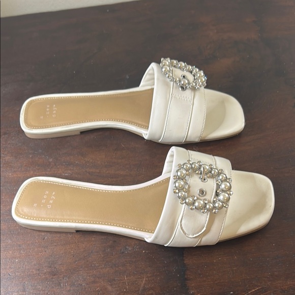 a new day Cream Sandals with Elegant Rhinestone Detail Sz 9.5 - Picture 8 of 11
